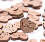 100pcs Wooden Heart Shaped Confetti