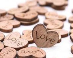 100pcs Wooden Heart Shaped Confetti