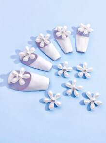 10pcs Floral Shaped Nail Art Decoration