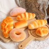 1pc Bread Shaped Random Decompression Toy