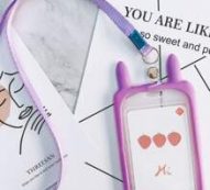 1pc Ear Detail Random Card Cover