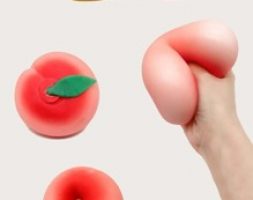 1pc Random Peach Pinch Toy
