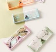 1pc Random Transparent Glasses Case