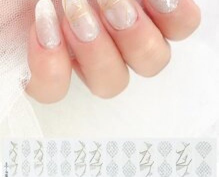 26pcs Graphic Fake Nail & 1pc Nail File