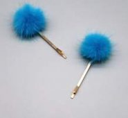 2pcs Pom Pom Decor Bobby Pin