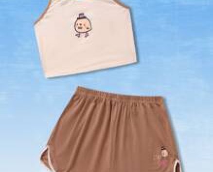 Cartoon Graphic Ringer Crop Cami & Dolphin Shorts