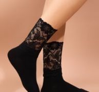 Contrast Lace Crew Socks