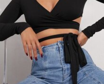 Cross Wrap Tie Front Rib-knit Crop Top