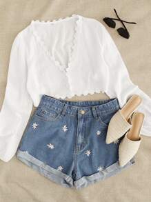 Daisy Embroidery Denim Shorts