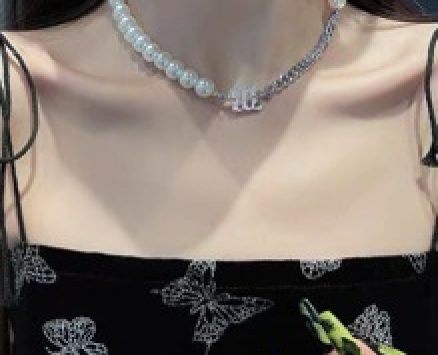 Faux Pearl Beaded Necklace