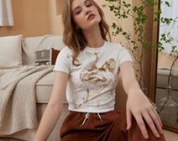 Figure Graphic Round Neck Tee