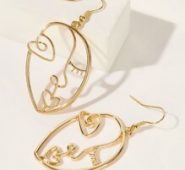 Figure Shaped Drop Earring 1pair