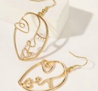 Figure Shaped Drop Earring 1pair