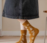 Flower Pattern Crew Socks