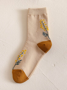 Flower Pattern Crew Socks