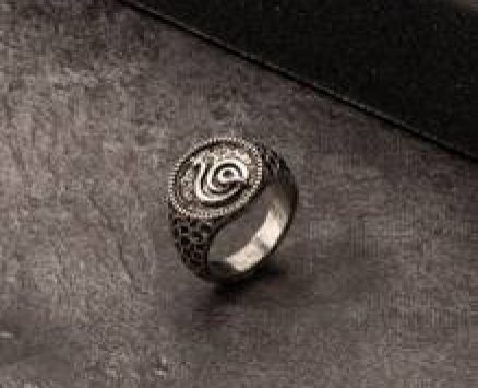 Guys Snake Engraved Ring