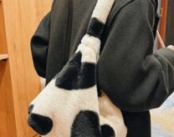 Heart Graphic Fluffy Shoulder Bag