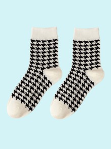 Houndstooth Print Crew Socks