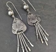 Leaf Graphic Drop Earrings
