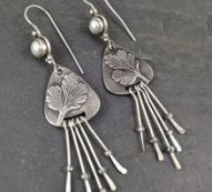 Leaf Graphic Drop Earrings