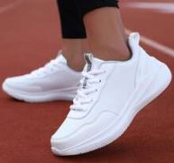 Minimalist Lace-up Front Running Shoes
