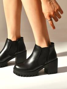 Minimalist Slip-On Chunky Heeled Chelsea Boots