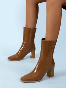 Minimalist Slip-On Chunky Heeled Classic Boots