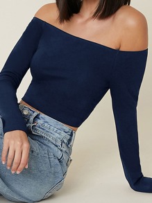 Off Shoulder Solid Form Fitted Crop Tee