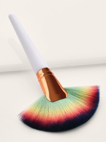 Ombre Fan Shaped Makeup Brush