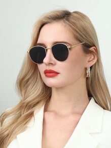 Round Frame Sunglasses With Case