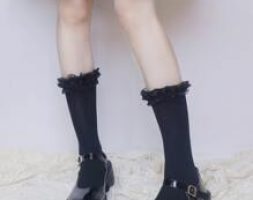 Ruffle Trim Crew Socks