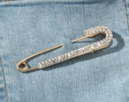 Safety Pin Decor Brooch