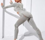 Seamless Skinny Sports Tee With Thumb Holes & Sports Leggings