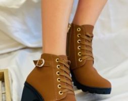 Side Zip Chunky Heeled Boots