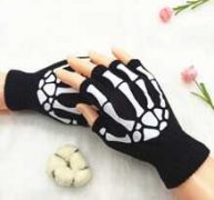 Skull Print Fingerless Gloves