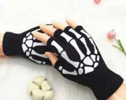 Skull Print Fingerless Gloves