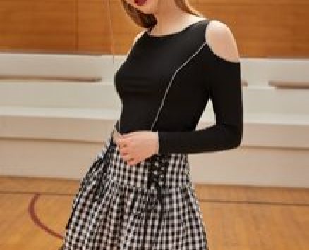 Solid Cold Shoulder Crop Tee