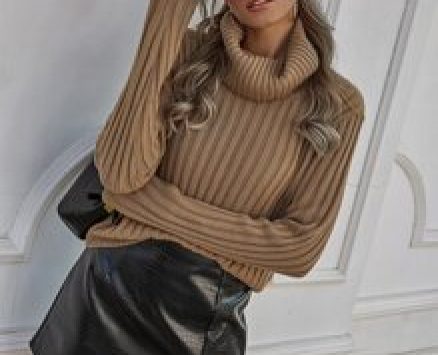 Solid Ribbed Knit Turtleneck Sweater