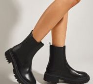 Splicing Design Slip On Chelsea Boots