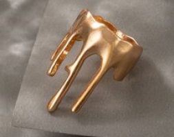 Structured Metal Ring