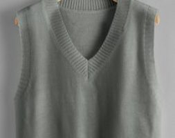 V-neck Crop Sweater Vest